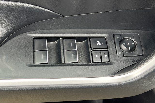 Used 2025 Toyota RAV4 XLE AWD/4WD image 14