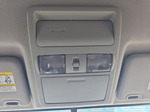 Used 2018 Nissan Frontier SV image 30