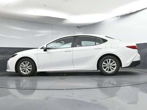 Used 2025 Toyota Camry LE FWD image 27