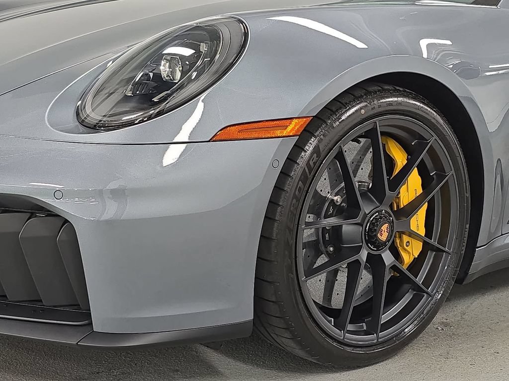 Certified 2026 Porsche 911 Targa 4 GTS AWD/4WD image 11