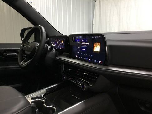 Used 2025 Chevrolet Tahoe Z71 w/ Comfort Package image 27