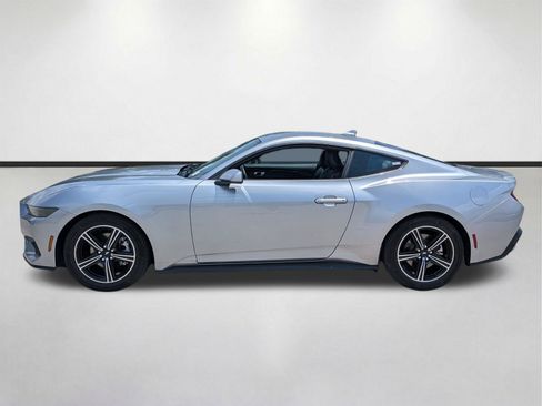 Used 2025 Ford Mustang Premium RWD image 7