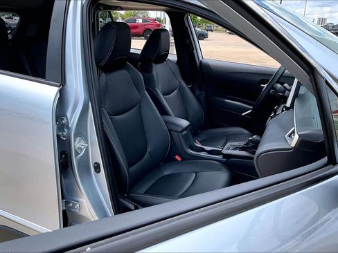 Certified 2026 Toyota Corolla Cross XLE w/ Convenience Package image 9
