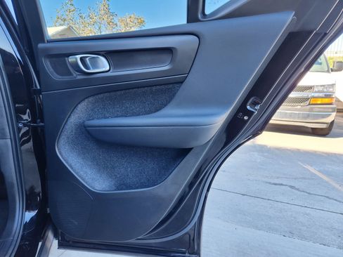Used 2023 Volvo XC40 B4 Ultimate image 20