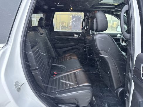 Used 2018 Jeep Grand Cherokee Limited image 28