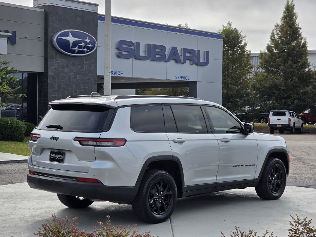Used 2025 Jeep Grand Cherokee L Altitude RWD image 5