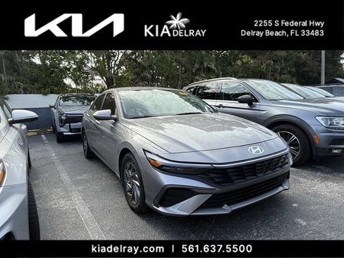 Used 2025 Hyundai Elantra Hybrid FWD image 6