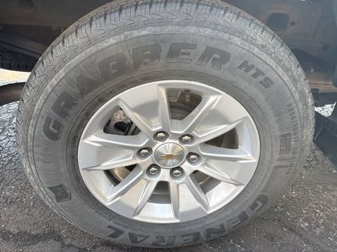Used 2025 Chevrolet Silverado 1500 LT AWD/4WD image 30