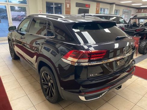 Used 2022 Volkswagen Atlas Cross Sport SE AWD/4WD image 3