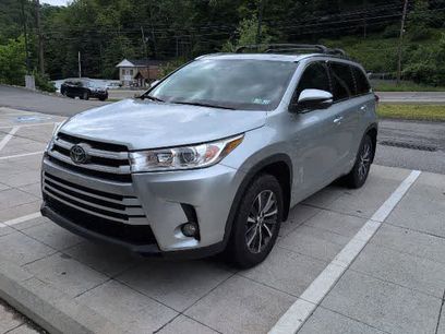 Used 2017 Toyota Highlander XLE w/ Carpet Mat Package