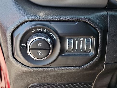 Used 2021 Jeep Gladiator Sport AWD/4WD image 22
