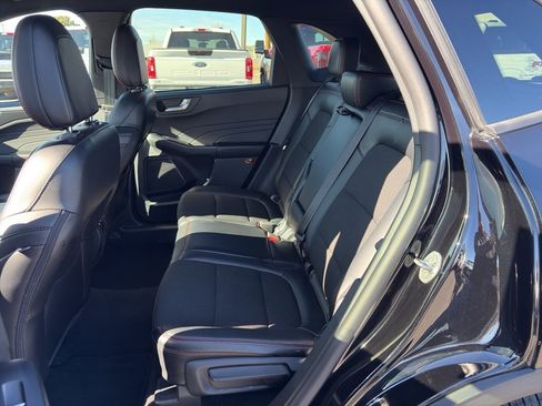 Used 2025 Ford Escape ST-Line image 19