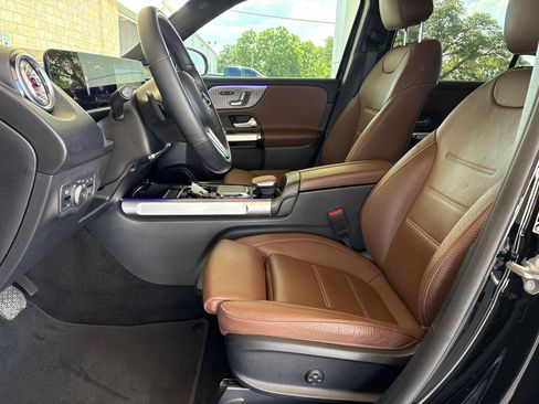 Used 2023 Mercedes-Benz GLB 250 4MATIC image 16