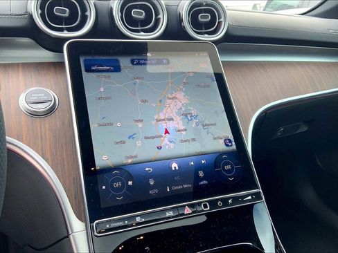 Used 2025 Mercedes-Benz C 300 Sedan image 12