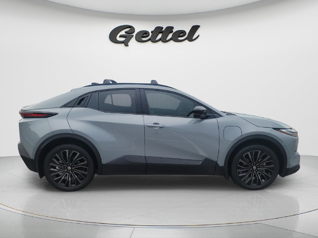 Certified 2026 Toyota C-HR AWD/4WD image 4
