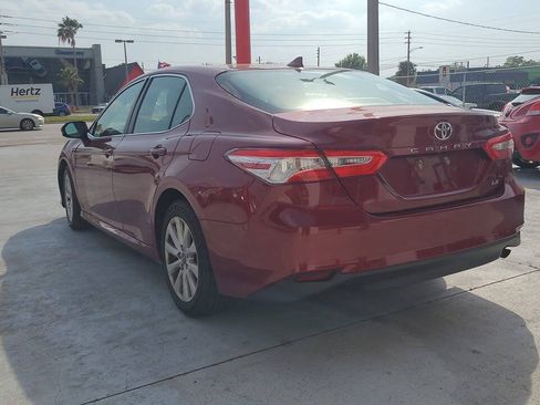 Used 2020 Toyota Camry LE FWD image 5