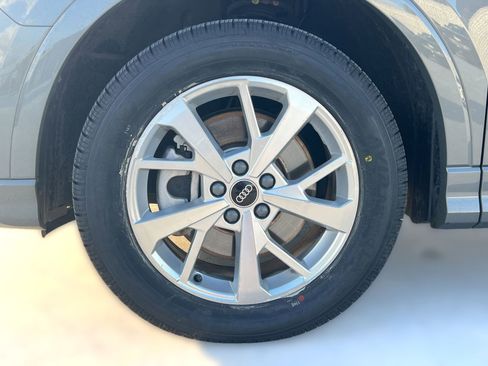 Used 2023 Audi Q3 2.0T Premium w/ Convenience Package image 12