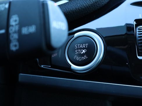 Used 2017 BMW X3 xDrive28i image 9