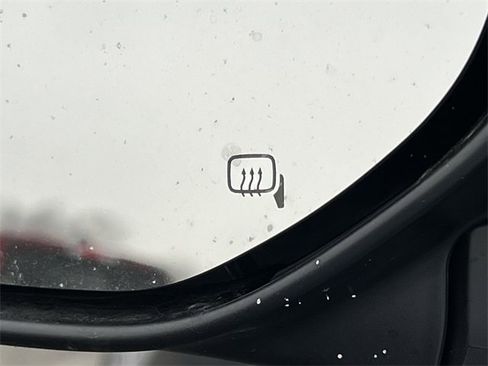 Used 2023 Subaru Outback Premium image 39