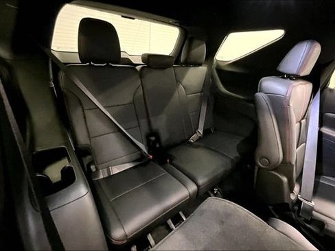 Used 2025 Chevrolet Traverse RS w/ LPO, Floor Liner Package AWD/4WD image 33