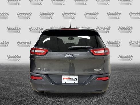 Used 2015 Jeep Cherokee Latitude w/ Cold Weather Group image 9