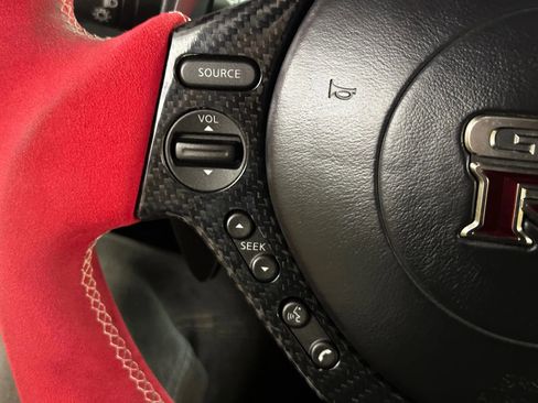 Used 2015 Nissan GT-R Premium image 22