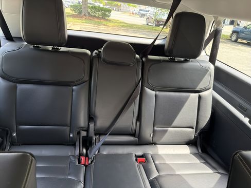 Used 2025 Ford Expedition Max Platinum AWD/4WD image 23