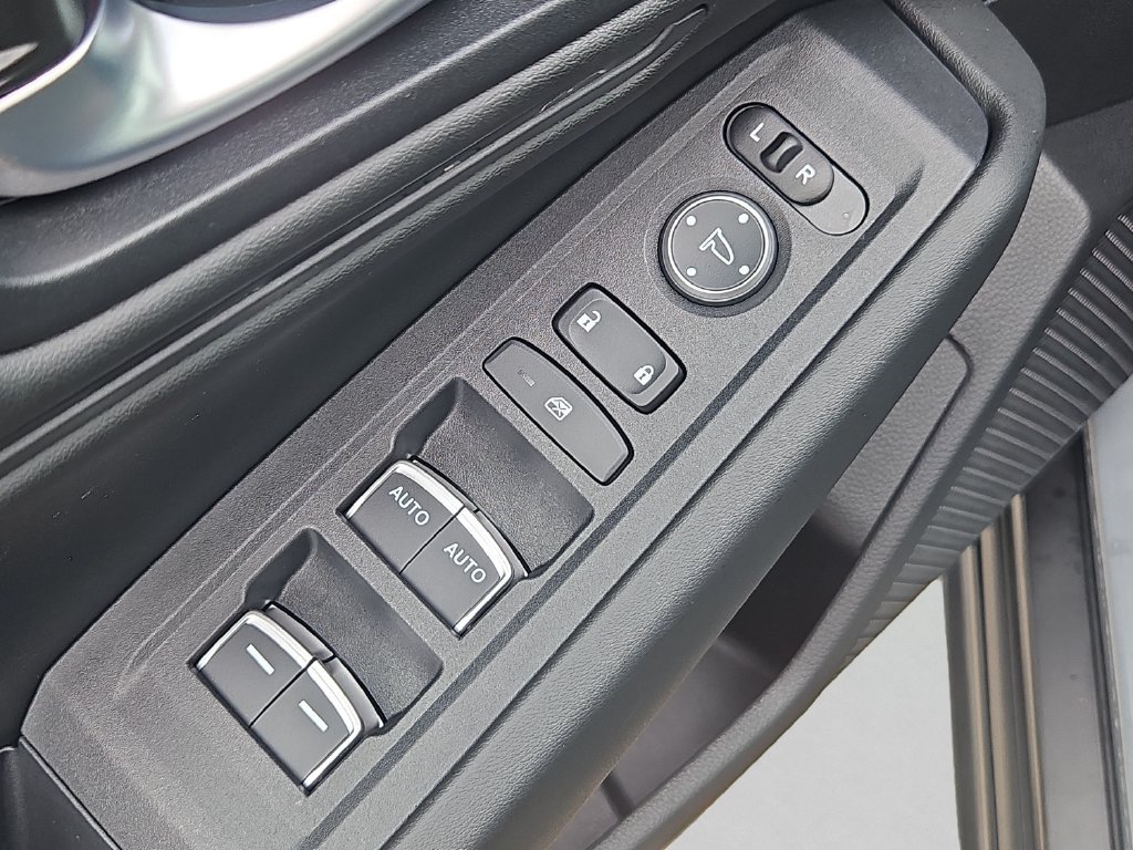 Used 2025 Honda Accord SE image 25