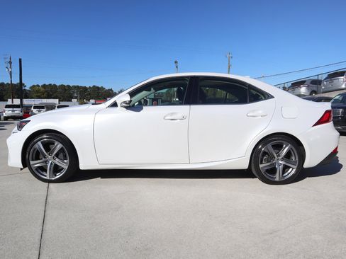 Used 2017 Lexus IS 200t image 3