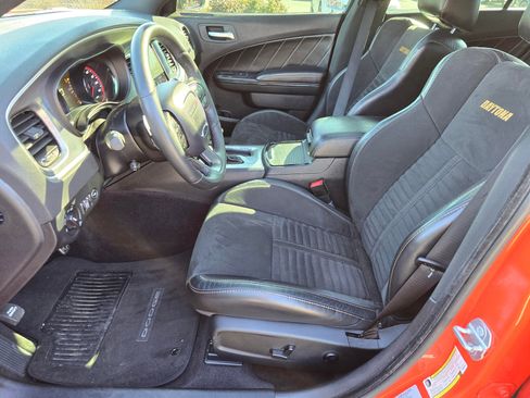 Used 2017 Dodge Charger R/T w/ Technology Group image 28