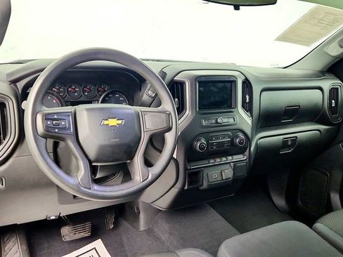 Used 2019 Chevrolet Silverado 1500 Custom w/ Custom Value Package image 12
