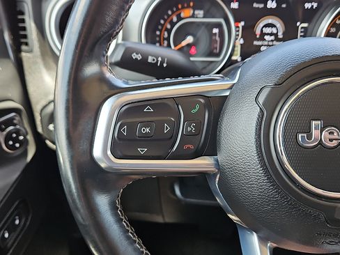 Used 2021 Jeep Wrangler Unlimited Sahara AWD/4WD image 16