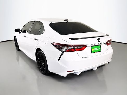 Used 2022 Toyota Camry SE w/ Convenience Package FWD image 7