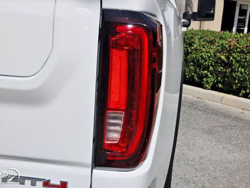 Used 2022 GMC Sierra 2500 AT4 w/ Gooseneck/5TH Wheel Package AWD/4WD image 24