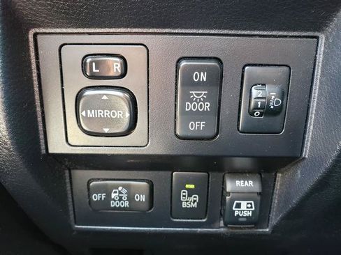 Used 2017 Toyota Tundra Limited w/ Limited Premium Package AWD/4WD image 23