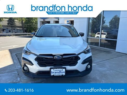 Used 2024 Subaru Crosstrek 2.5i Limited AWD/4WD image 2