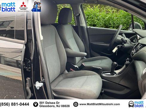 Used 2020 Chevrolet Trax LS w/ Tint and Cruise Package image 8