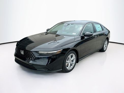 Used 2025 Honda Accord LX image 3