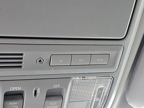 Used 2019 Honda CR-V Touring image 27