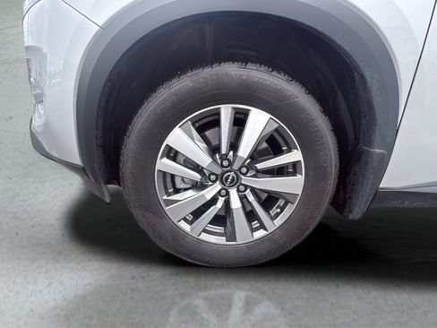 Used 2025 Nissan Pathfinder SL FWD image 15