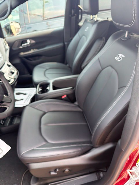 New 2026 Chrysler Pacifica Select FWD image 21