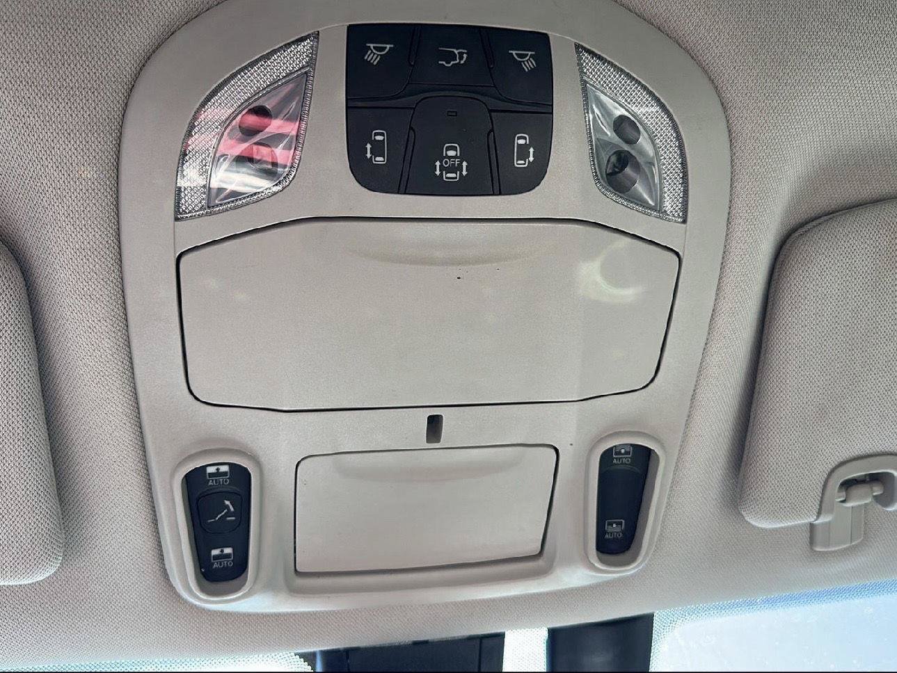 Used 2019 Chrysler Pacifica Limited FWD image 18