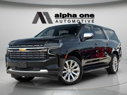 Used 2024 Chevrolet Suburban Premier w/ Premium Package 2