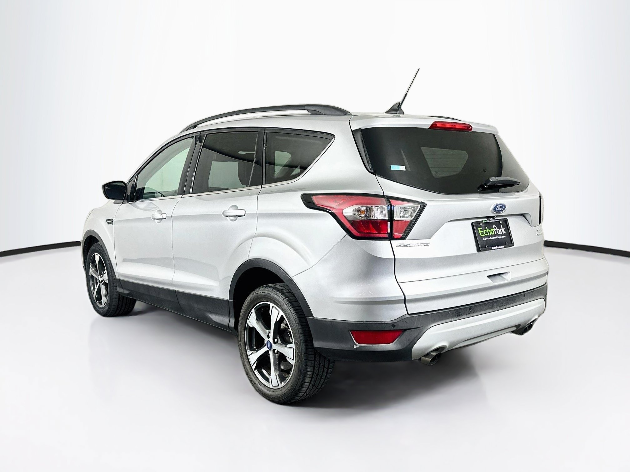 Used 2018 Ford Escape SEL w/ Ford Safe & Smart Package FWD image 5