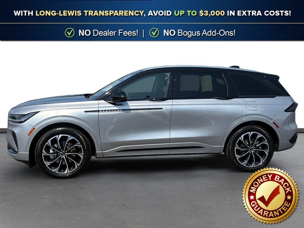 Used 2025 Lincoln Nautilus Reserve AWD/4WD image 2