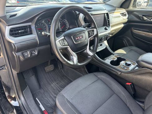 Used 2023 GMC Acadia SLE w/ Driver Convenience Package image 17