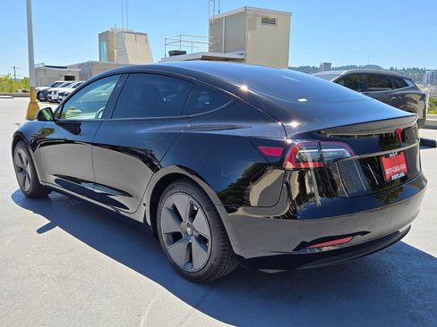 Used 2021 Tesla Model 3 Standard Range Plus RWD image 5