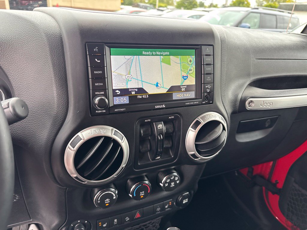 Used 2017 Jeep Wrangler Unlimited Sahara AWD/4WD image 18