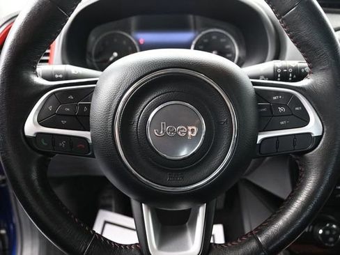 Used 2018 Jeep Renegade Trailhawk w/ Cold Weather Group II AWD/4WD image 41