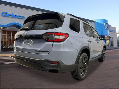 New 2026 Honda Pilot Black Edition image 5